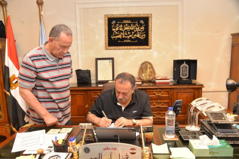 محافظ أسيوط 
