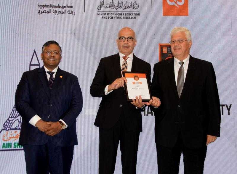 وزير التعليم العالى يكرم جامعة عين شمس خلال حفل إعلان نتائج الجامعات المصرية المدرجة بتصنيف QS لعام 2025