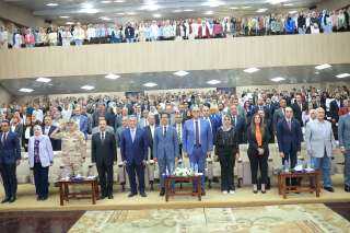 محافظ القليوبية ورئيس جامعة بنها وتنسيقية شباب الأحزاب يشهدون احتفالية الجامعة بالذكرى الثانية عشرة لثورة 30 يونيو المجيدة