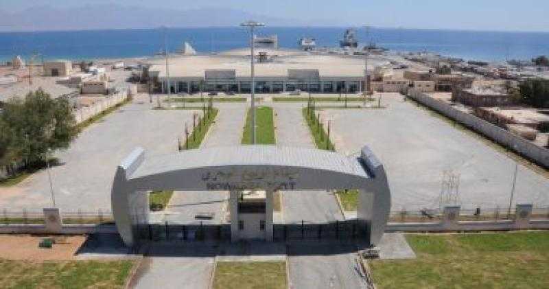 تداول 2800 طن بضائع و266 شاحنة بميناء نويبع البحري