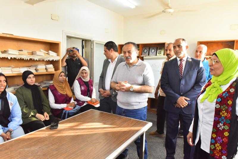 محافظ أسيوط يتفقد مركز شباب نجع سبع لمتابعة الأنشطة الشبابية