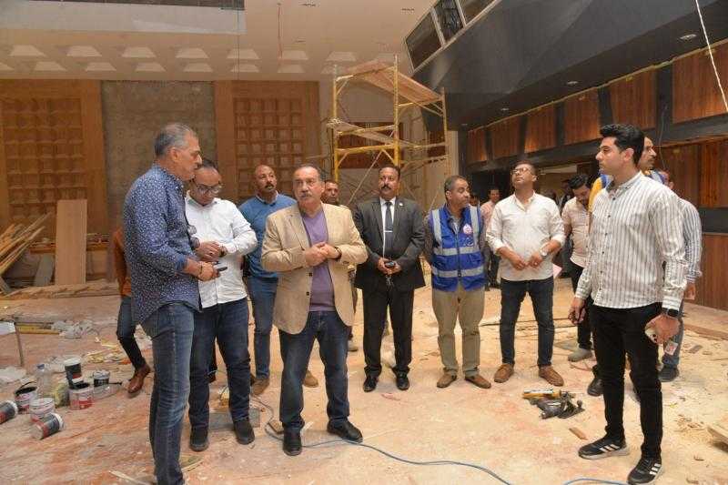 محافظ أسيوط يتفقد أعمال تطوير قاعة المؤتمرات الكبرى بديوان عام المحافظة