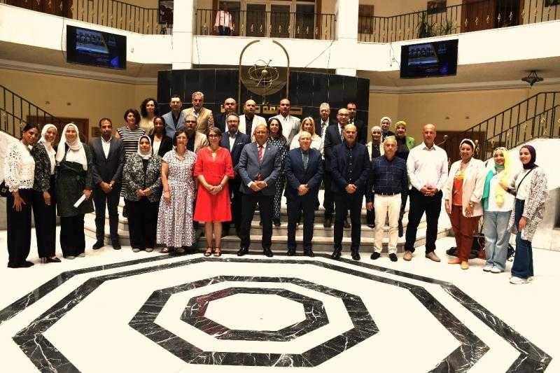 جامعة حلوان تستقبل نائب رئيس جامعة ديموقريطوس اليونانية لتعزيز التعاون الأكاديمي