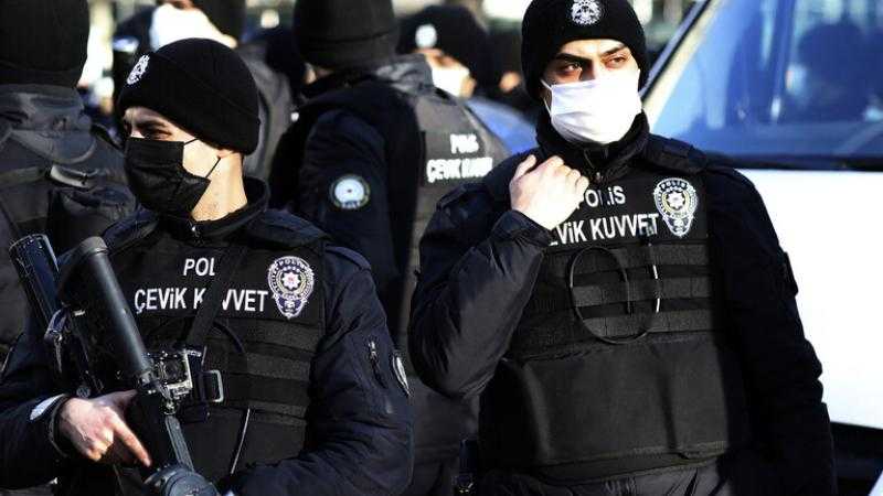 تركيا.. حملة اعتقالات واسعة تطول 157 شخصًا في مدينة إزمير
