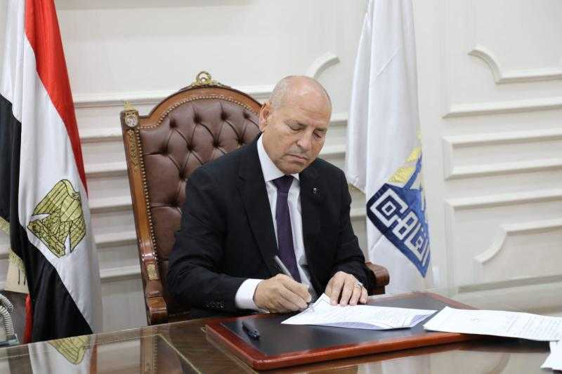 محافظ القاهرة: إعفاء رئيس حى دار السلام من مهام منصبه واعادته للعمل بالمحافظة