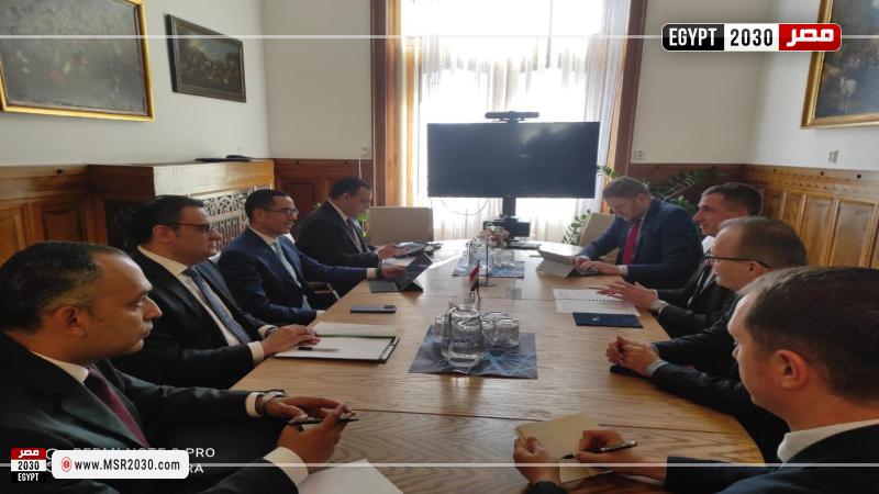وزير الاستثمار والتجارة الخارجية 