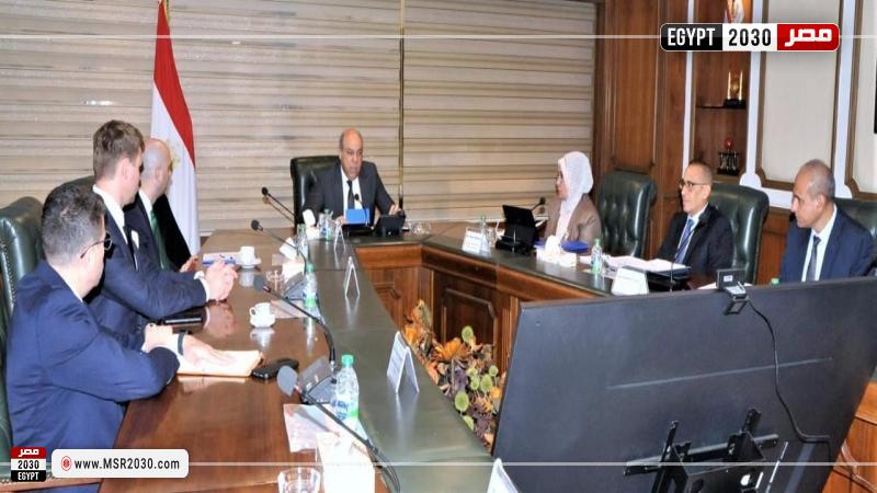 وزير الطيران يلتقي وفد منظمة الهجرة