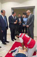 وزير الصحة ووزير الطيران المدني يتفقدان عيادات الحجر الصحي وأجهزة إزالة الرجفان القلبي المستحدثة بمطار القاهرة الدولي