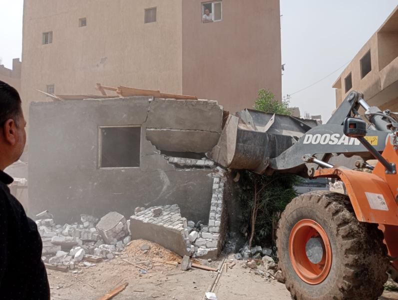 محافظة الجيزة : إزالة وإخلاء مخازن مخالفة تشكل خطراً على سلامة المواطنين بحي الطالبية