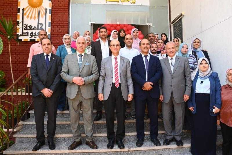 رئيس جامعة أسيوط يفتتح مبنى الإسكان الفاخر (3) للطالبات بعد تطويره الشامل بالجهود الذاتية