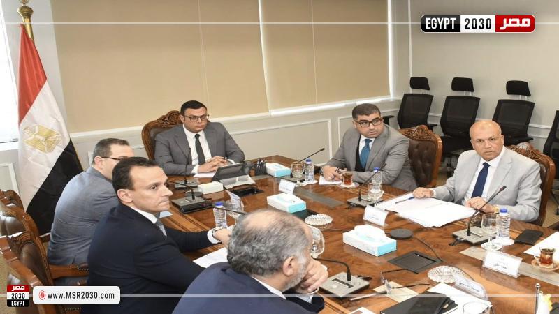 المهندس شريف الشربيني، وزير الإسكان والمرافق والمجتمعات العمرانية خلال الاجتماع