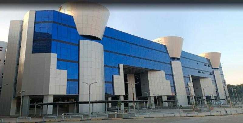 تمديد الاعتماد الدولي لكلية الصيدلة بجامعة عين شمس حتى 2029