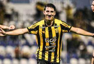 عاجل | الأهلي يتحرك لضم أجوستين منظور لاعب جواراني الباراجوياني