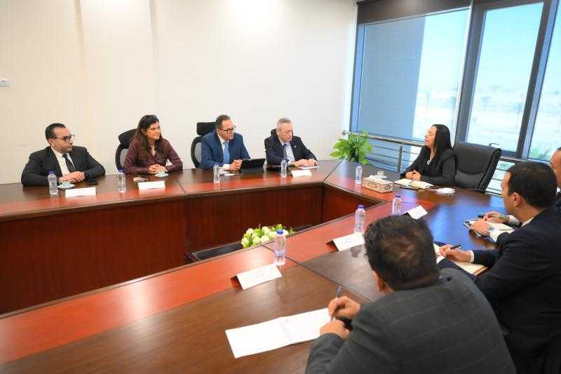 وزيرة التضامن الاجتماعي تلتقي رئيس مجلس إدارة جمعية رجال أعمال الإسكندرية