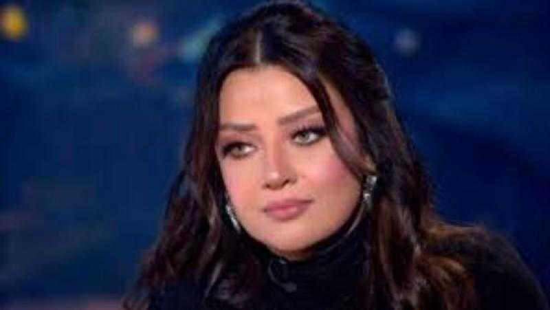 رضوى الشربيني تدعم شيرين عبد الوهاب بعد تعرضها لهجوم