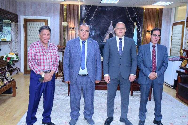 لجنة قطاع الإعلام بوزارة التعليم العالي تزور كلية الإعلام بسوهاج الأهلية وتشيد بالامكانيات الماديه والبشرية