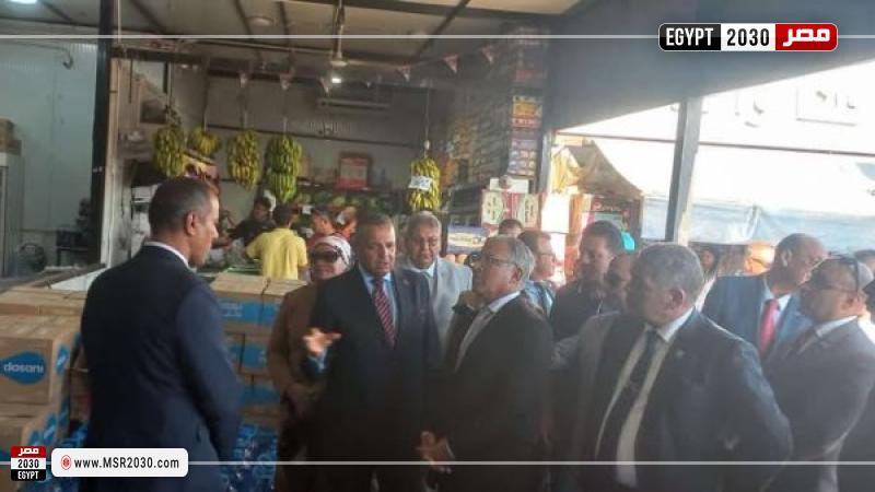 وفد برلماني يتفقد مبادرة سوق اليوم الواحد