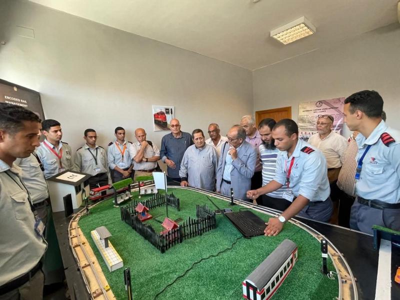شاهد.. المعهد العالي لتكنولوجيا النقل يختتم مناقشة مشروعات تخرج طلابه بمشاركة لجان علمية وفنية