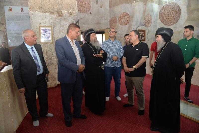محافظ أسيوط يتفقد دير الأمير تادرس الشطبي بالجبل الشرقي ويشيد بقيمته الروحية والتاريخية