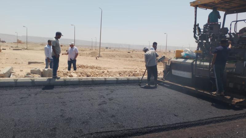 الإسكان: تسليم مبنى الإسعاف وتنفيذ طرق الإسكان الاجتماعي بمدينة أخميم الجديدة