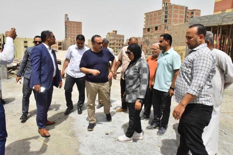 محافظ أسيوط يتفقد مشروع السوق الحضاري بأبنوب تمهيدًا لنقل الباعة الجائلين وتحسين الخدمات للمواطنين