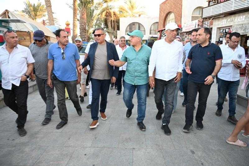 محافظ جنوب سيناء يرافق لجنة الإدارة المحلية بمجلس النواب في جولة ميدانية بمدينة دهب