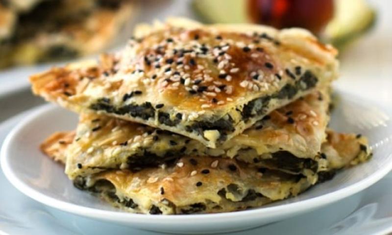 فطائر السبانخ والجبنة بعجينة الجلاش
