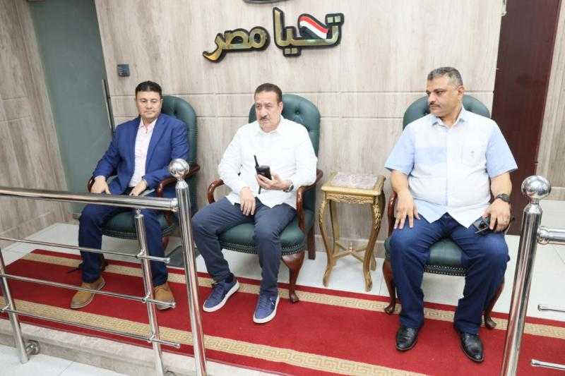 محافظ المنوفية يتابع حادث تصادم سيارتين من مركز سيطرة الشبكة الوطنية