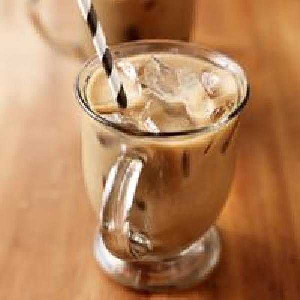 أبرزهم مشاكل نفسية وعصبية.. الإفراط فى تناول النسكافية بالكريمر