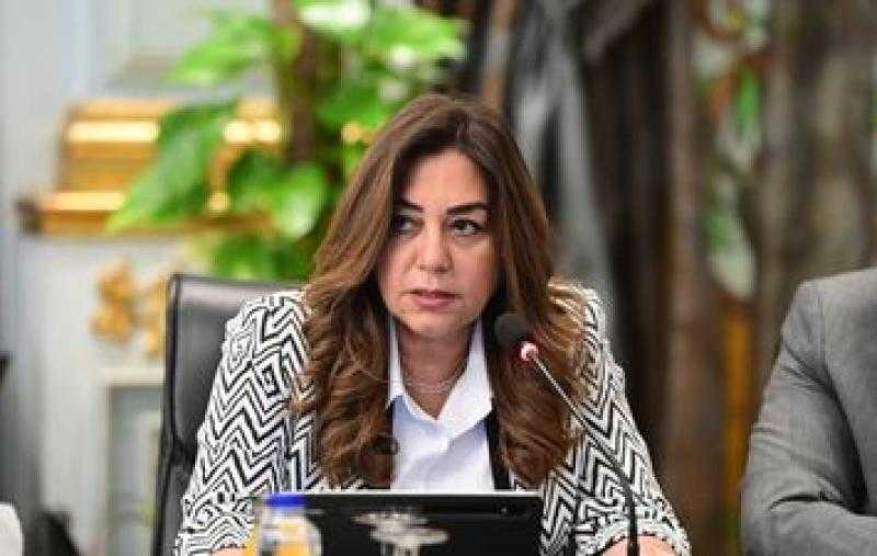 وزيرة التنمية المحلية تتابع تداعيات حادث الطريق الإقليمي