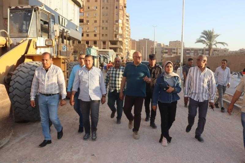 محافظ القليوبية يتفقد أعمال تطوير شارع نبوية موسى بشرق شبرا الخيمة