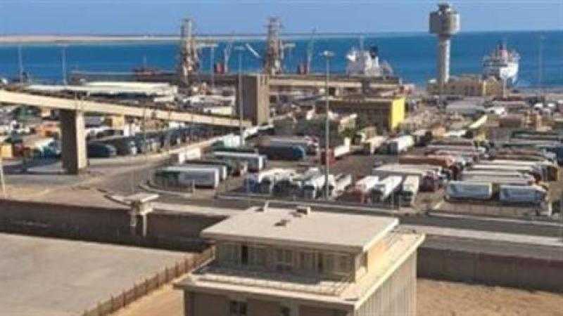 تداول 12 ألف طن و683 شاحنة بضائع عامة ومتنوعة بموانئ البحر الأحمر