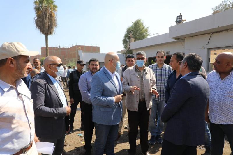 محافظ الجيزة يتفقد محطة المناولة الوسيطة لتجميع المخلفات بمنطقة البراجيل بمركز أوسيم