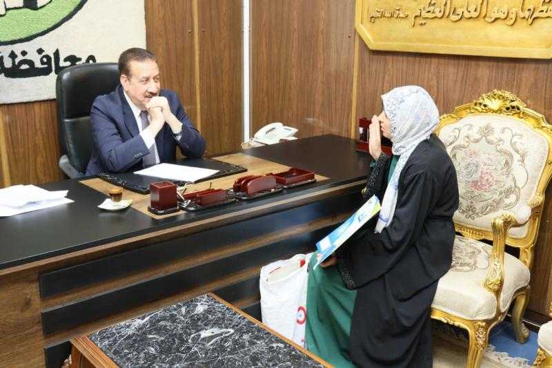 محافظ المنوفية : صرف مساعدة مالية وعينية لحالة إنسانية بقويسنا