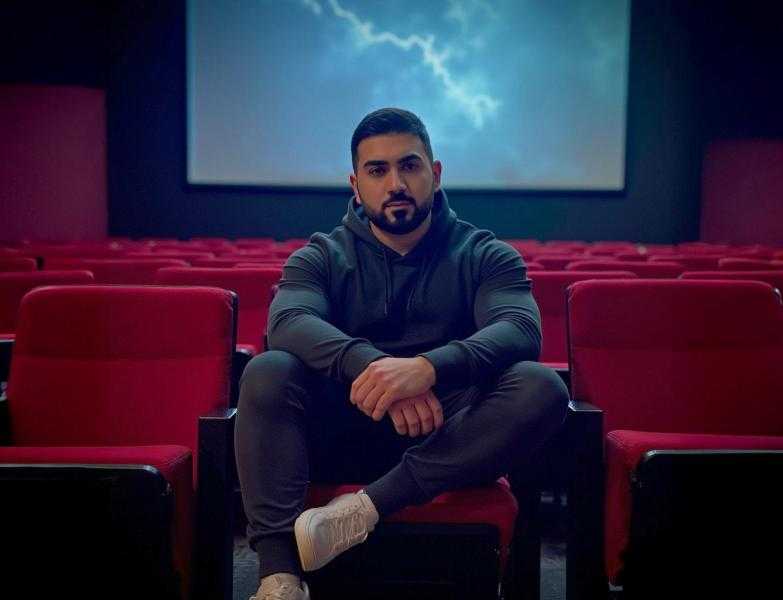 عمر يونس يبدأ مشواره الفني بـ”لو عارف”