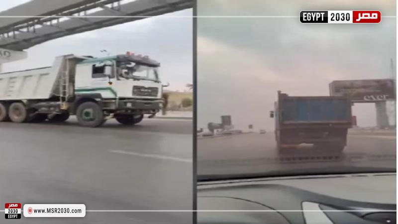 سيارات تسير بسرعة جنونية