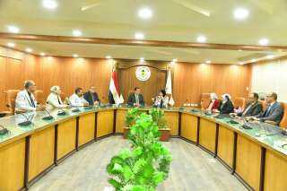 جامعة الوادي الجديد تستقبل وفد المركز القومى للبحوث الاجتماعية والجنائية