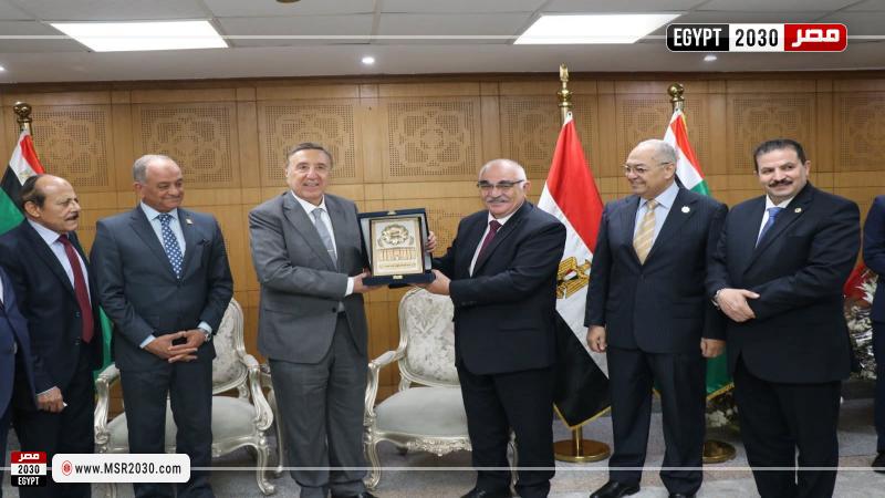 رئيس المحكمة الدستورية العليا يزور هيئة قضايا الدولة لتهنئة المستشار حسين مدكور