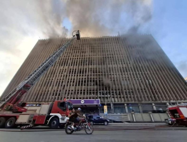 الصحة: 21 مصابا في حريق سنترال رمسيس بوسط القاهرة