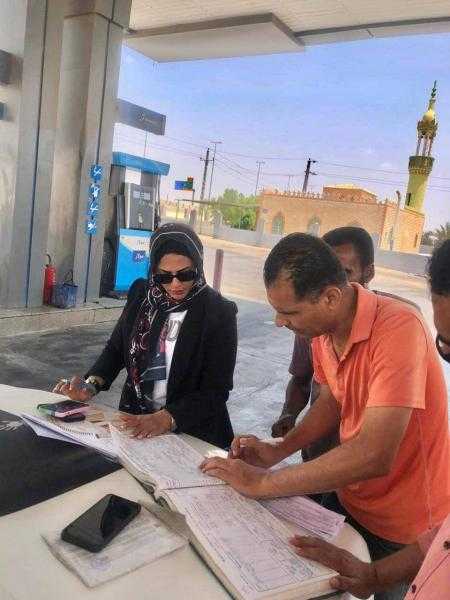 تموين الإسماعيلية يضبط مخالفات ببعض محطات الوقود ويكثف حملاته لضبط ومراقبة الأسواق