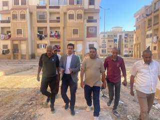 نائب محافظ مطروح يتفقد محطة معالجة الصرف الصحي وحملة نظافة بمنطقة الكيلو 4 بمدينة مرسى مطروح