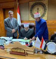 وكيل الأزهر يعتمد نتيجة اختبارات الدورة التدريبية الخامسة لمركز إعداد وتطوير معلمي القرآن الكريم بالجامع الأزهر