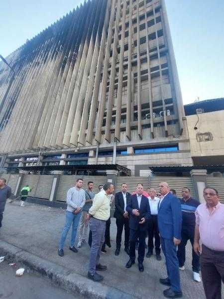 محافظ القاهرة :تشكيل لجنة هندسية لبيان مدى تأثر مبنى سنترال رمسيس من الحريق الذى نشب به