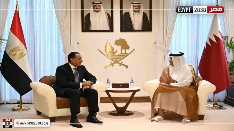 رئيس الوزراء يبحث مع نظيره القطري دعم الاستثمارات المشتركة