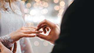 هل يجوز للرجل الزواج بأخرى رغم حب زوجته الأولى؟.. أمين الفتوى يجيب