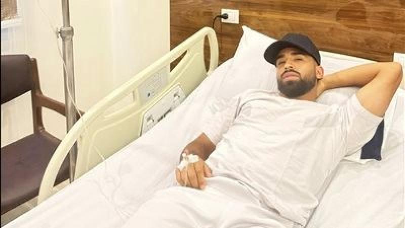حسام وإبراهيم حسن يطمئنان على مروان عطية بعد العملية الجراحية