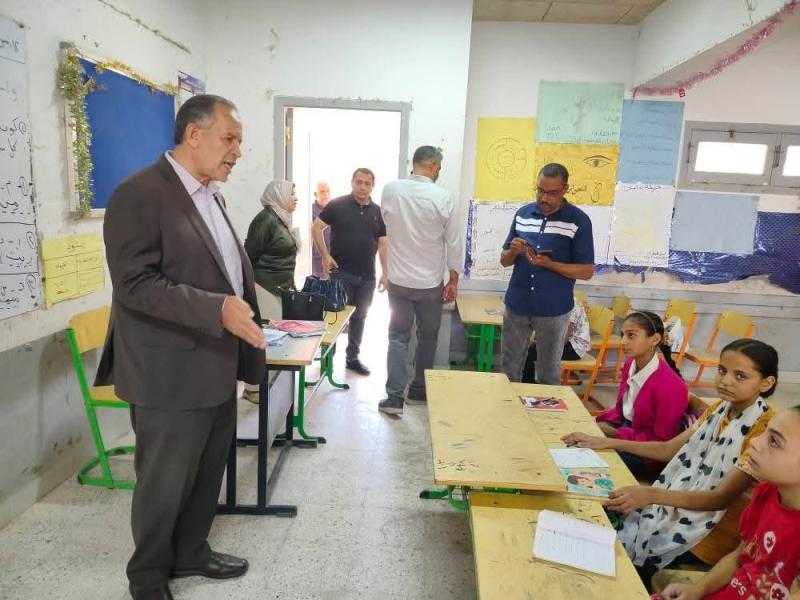وكيل وزارة التعليم بأسيوط  يتابع البرنامج العلاجي الصيفي بمدارس إدارة القوصية التعليمية