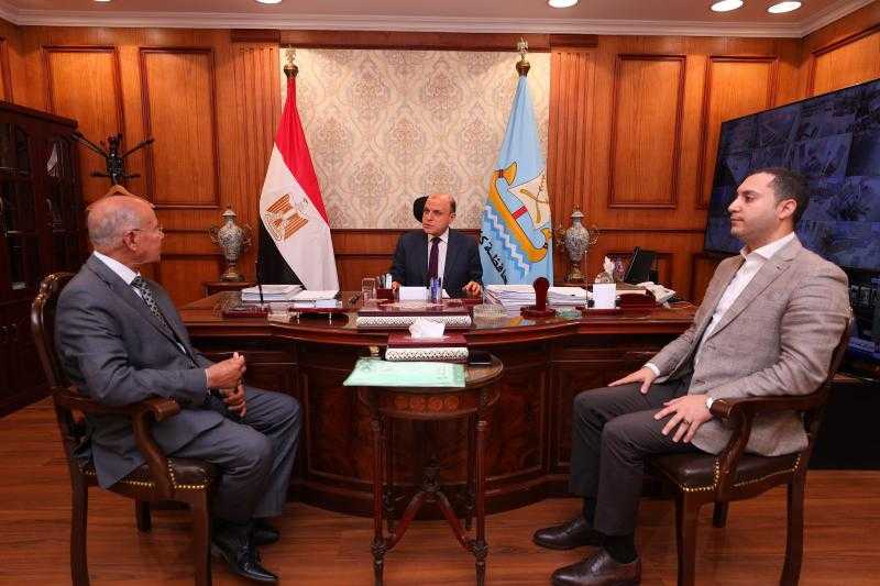 محافظ كفرالشيخ يجتمع بأعضاء مجلسي النواب والشيوخ لحل مشكلات الدوائر