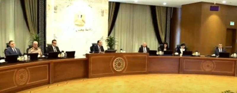 وزير الاتصالات يوضح سبب امتداد نيران حريق سنترال رمسيس بأسرع من المعتاد
