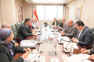وزيرا الكهرباء والإسكان يبحثان التوسع باستخدامات الطاقة المتجددة في المدن الجديدة